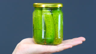 Самые вкусные маринованные огурцы в банках без стерилизации на зиму. Весь секрет в листьях смородины