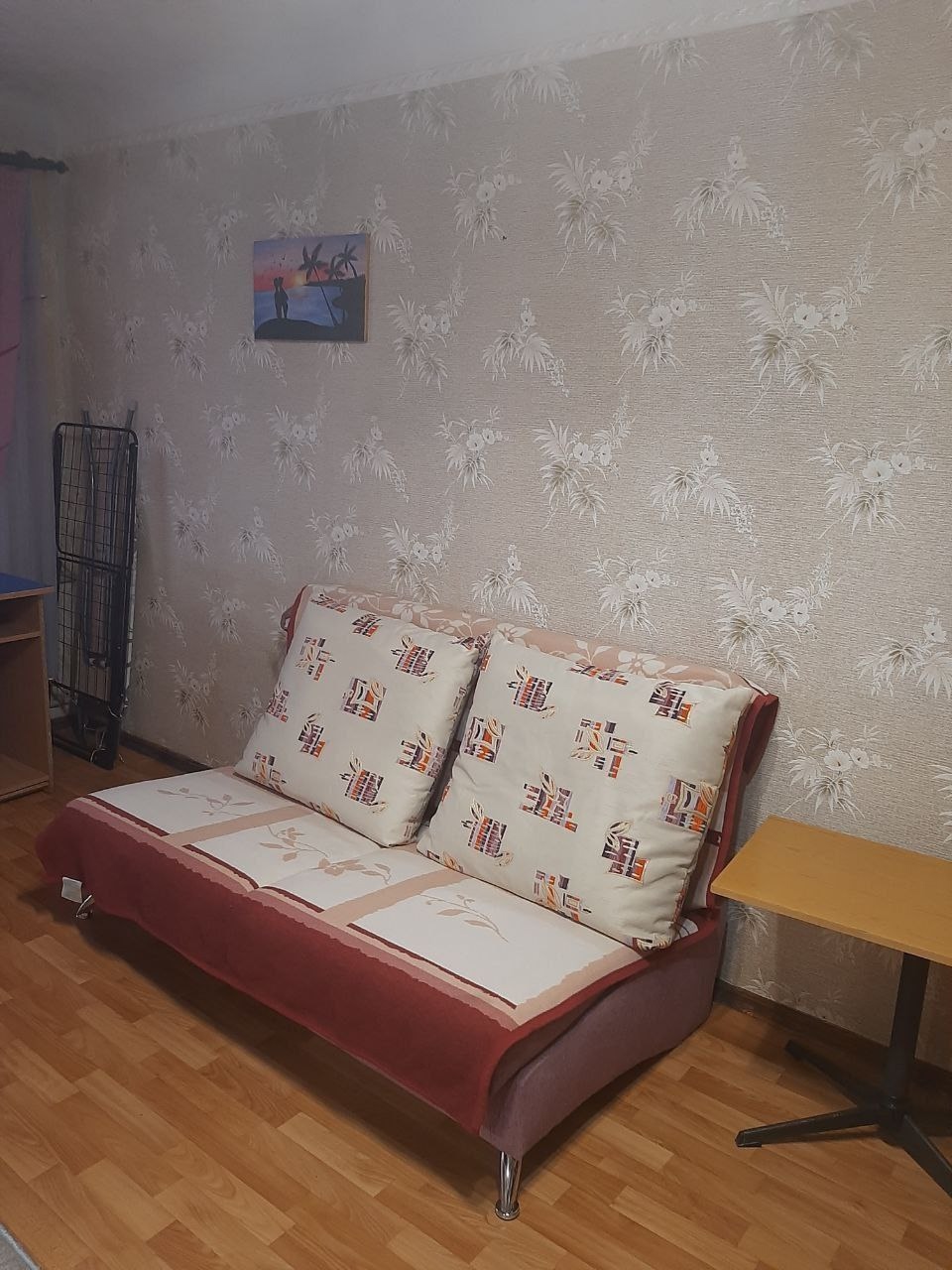 Продам 2-х комнатную квартиру на ул. Херсонская 5/5 эт. 44.8 кв. м. Дом кирпичный, квартира тёплая, крыша новая, газовая колонка, подвал сухой, м/п окна, кондиционер. Квартира продаётся с мебелью и техникой. Местоположение хорошее: школа, садик, супермаркет, магазины, фитнес-центр, ледовый коток, банк, МФЦ, с...